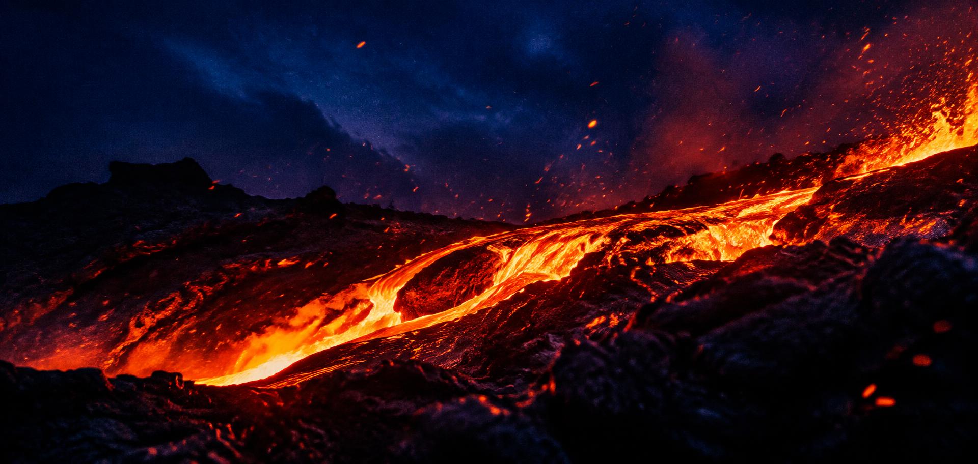 Río de lava en la Cordillera de Fuego